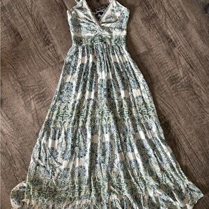 NWT Spaghetti strap Angie V Neck maxi dress with center cutout -  Size Medium